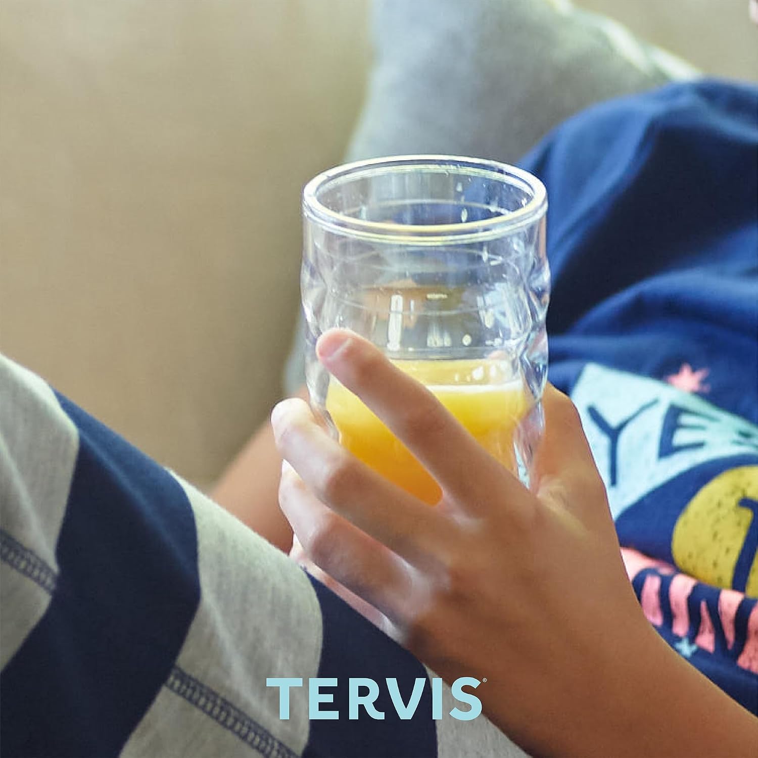 Tervis Clear & Colorful Tabletop Made in USA Double Walled Insulated Tumbler Travel Cup Keeps Drinks Cold & Hot, 10oz Wavy, Clear - Image 7