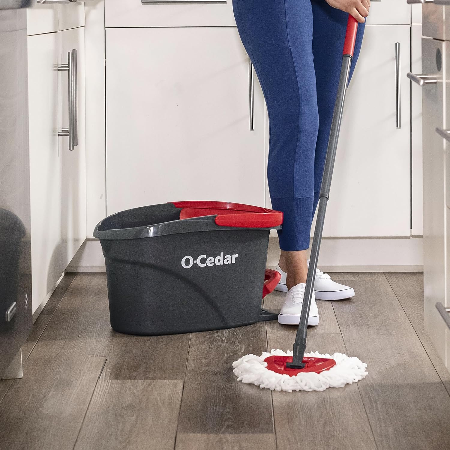 O-Cedar Easywring Microfiber Spin Mop & Bucket Floor Cleaning System + 3 Extra Refills (4 Refills Included) - Image 10