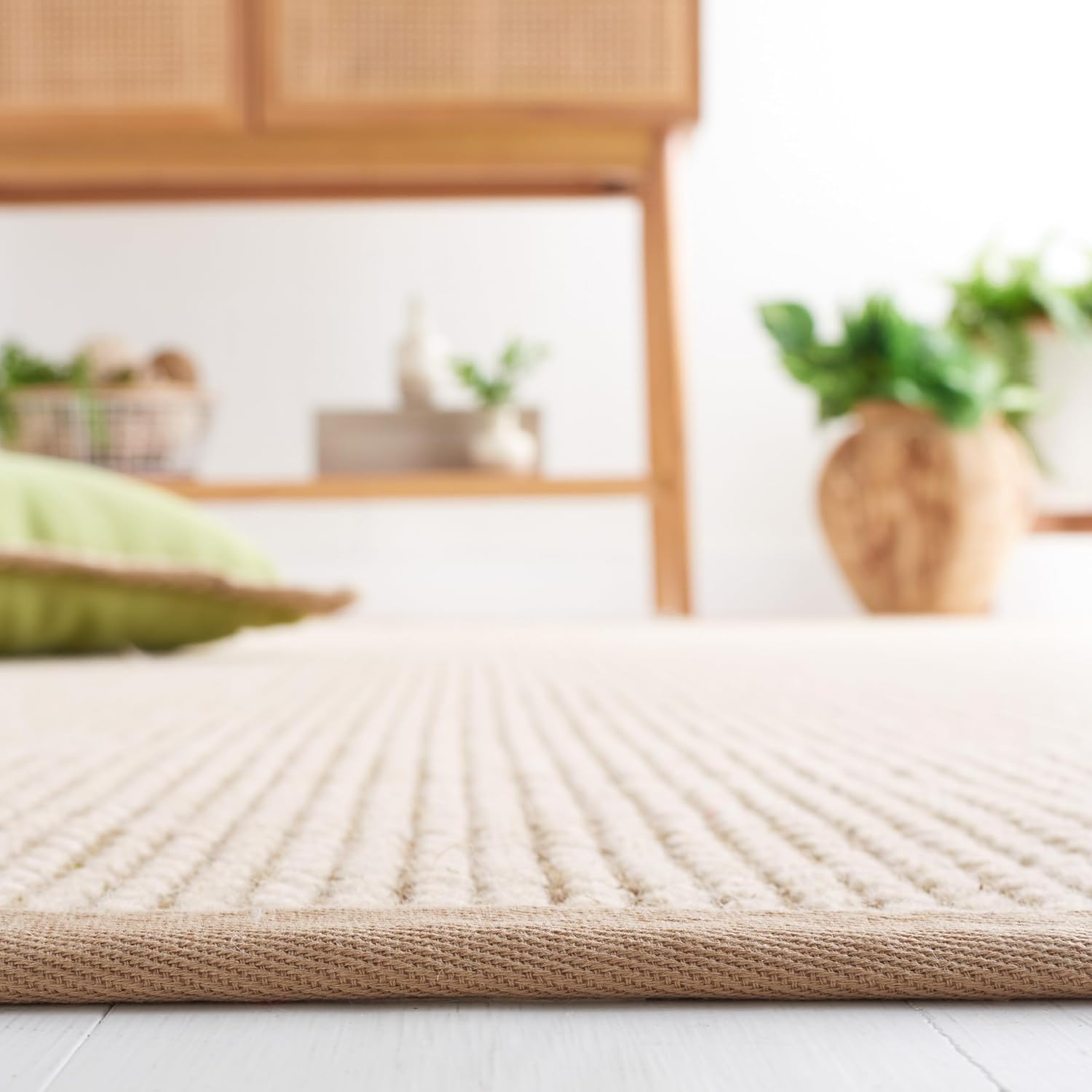 SAFAVIEH Area Rug 8x10 - Natural Fiber Collection - Large - Beige, Sisal & Wool, Woven Design with Border (NF475B) - Image 5