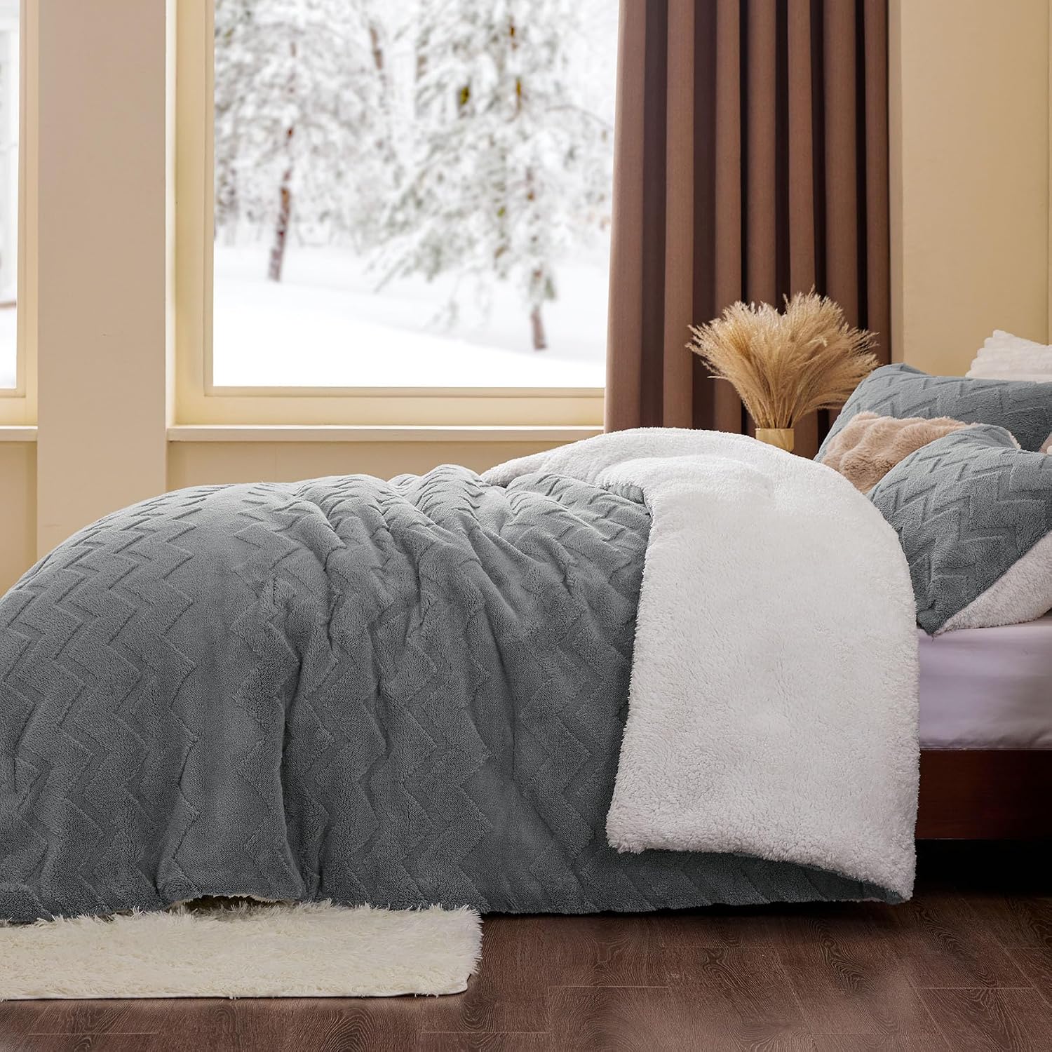 BEDELITE Fluffy Queen Comforter Set - Super Soft Sherpa Grey Comforter for Queen Size Bed, Luxury Warm Bedding Set for Winter, Fuzzy Bed Set 3 Pieces (1 Comforter, 2 Pillowcases) - Image 7