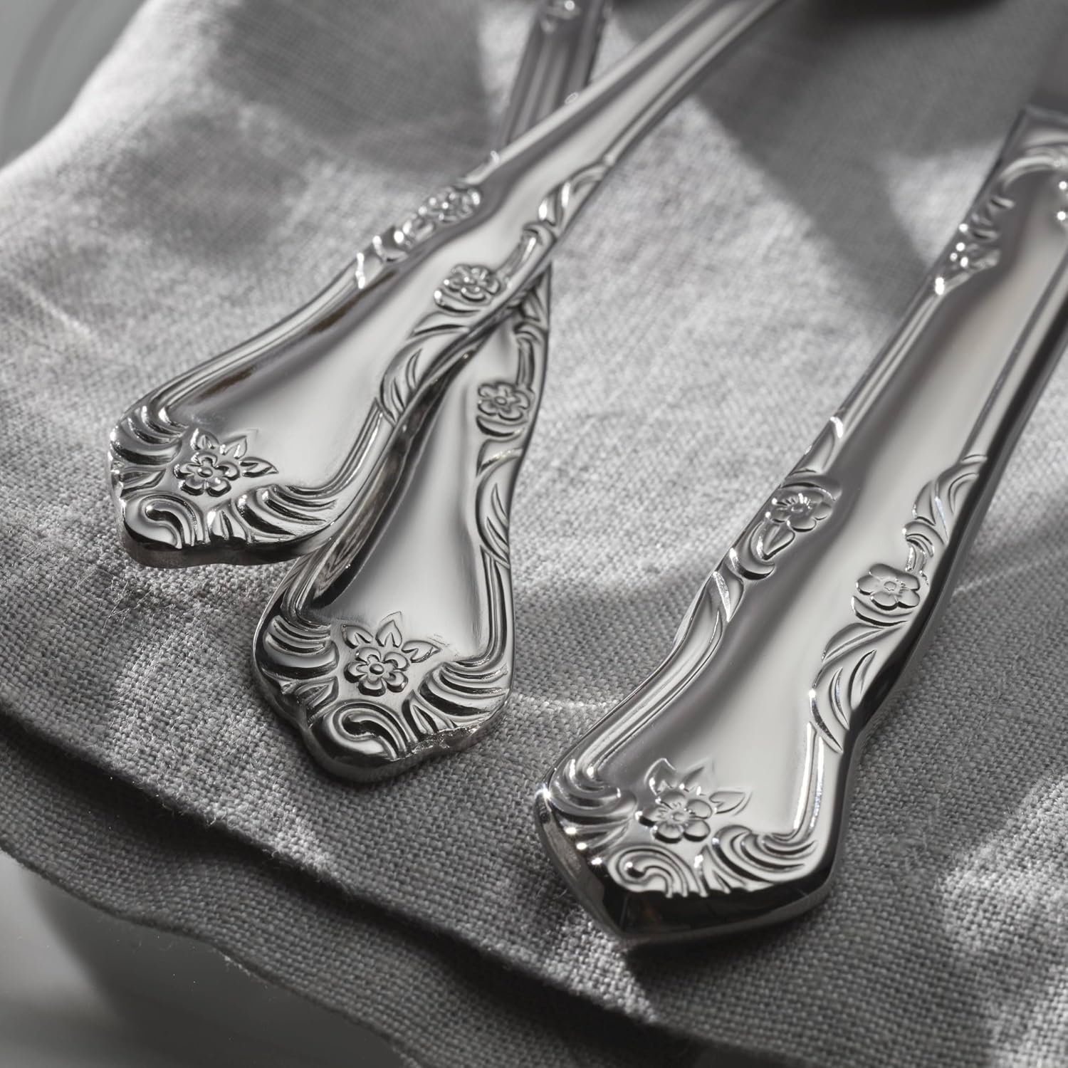 Oneida Silverware Set For 8, Azalea 45-Piece Everyday Flatware Set with Serving Utensils, Floral, Service For 8, 18/0 Stainless Steel, Dishwasher Safe, Knives Spoons And Forks Sets (Silver, 45 Pieces) - Image 6