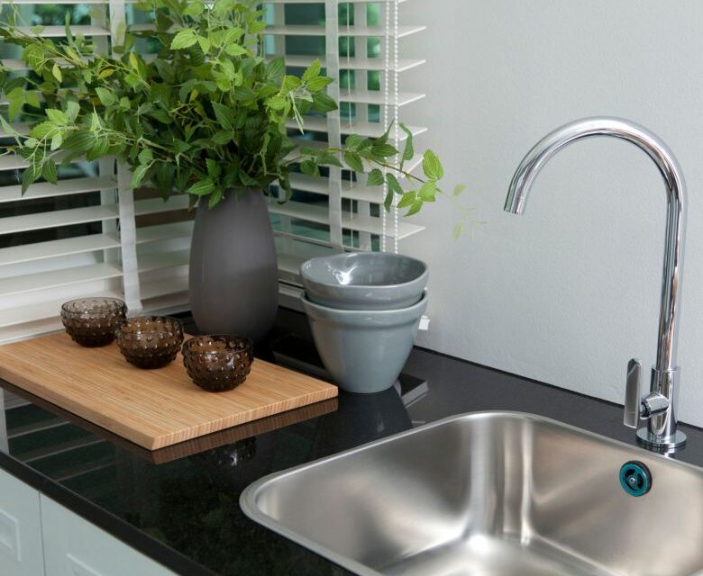 Kitchen Sink Mobile Home : Balancing Functionality and Design